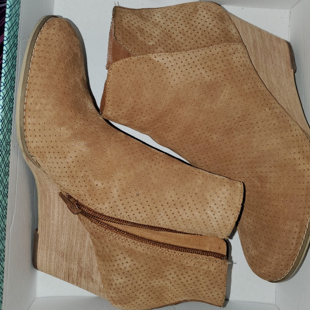 Booties - Picture 4 of 6